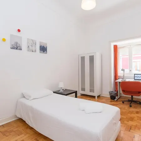 Houze_historical Lisbon, Flat W/ Private Patio Apartment *